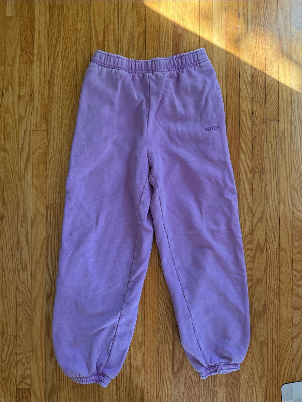 Aritzia Lavender Megafit Sweatpants